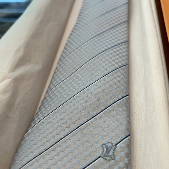 Louis Vuitton Blue Silk Ecu Tie - Picture 1 of 9